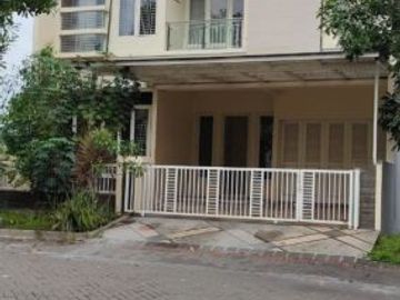 Rumah san diego pakuwon city Semi furnish full renov