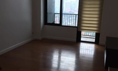 For RENT: Semi Furnished 1 Bedroom in One Rockwell with Parking