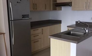 For RENT: Semi Furnished 1 Bedroom in One Rockwell with Parking