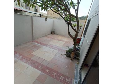 DE OPORTUNIDAD VENDO CASA EN URBANIZACION LA JOYA