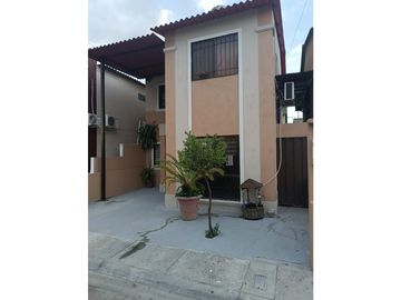 DE OPORTUNIDAD VENDO CASA EN URBANIZACION LA JOYA