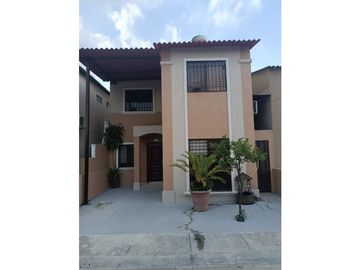 DE OPORTUNIDAD VENDO CASA EN URBANIZACION LA JOYA