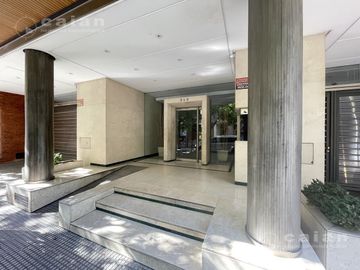 Excelente Departamento de 4 ambientes con cochera fija cubierta en Caballito, CABA