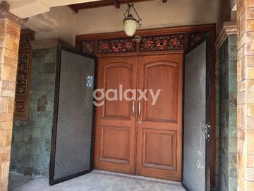 JUAL RUMAH ARTISTIK 2.5 LANTAI RUNGKUT MAPAN BARAT