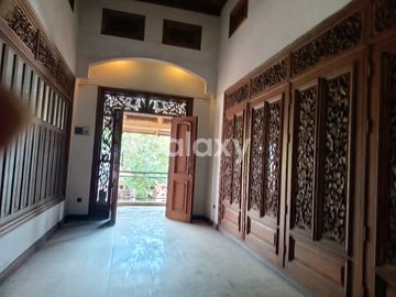 JUAL RUMAH ARTISTIK 2.5 LANTAI RUNGKUT MAPAN BARAT