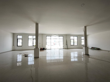Gudang Delta Silicon di Cikarang
