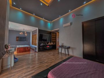 Casa de Lujo en Venta en Rinconada Del Bosque Zapopan
