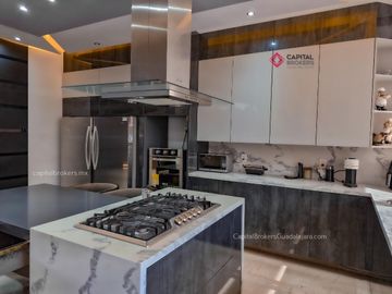 Casa de Lujo en Venta en Rinconada Del Bosque Zapopan