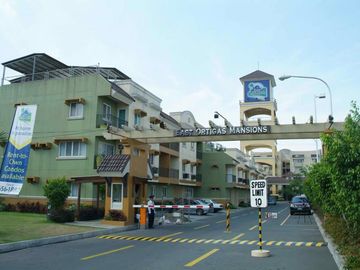 Resort Inspired 2 Bedroom Condo EAST ORTIGAS MANSION in Pasig
