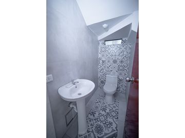 VENDO CASA ESTRENO FRENTE A PARQUE  EN URB.SAN ISIDRO