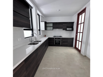 VENDO CASA ESTRENO FRENTE A PARQUE  EN URB.SAN ISIDRO