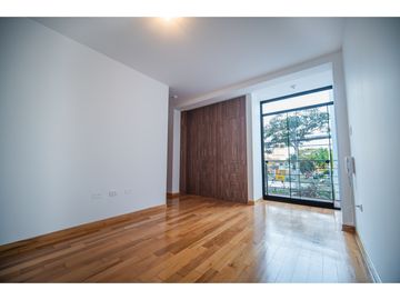 VENDO CASA ESTRENO FRENTE A PARQUE  EN URB.SAN ISIDRO