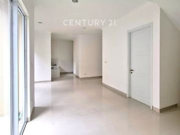 Rumah Brand New Cluster South Thames JGC Jakarta Timur S9750