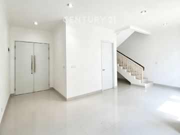 Rumah Brand New Cluster South Thames JGC Jakarta Timur S9750
