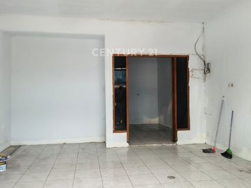 Rumah Tinggal Luas Cocok Untuk Usaha Area Pasar Kemis Tangerang