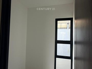 Disewakan Ruko 2 Lantai Siap Pakai Di  Garden Loft  Grand Wisata