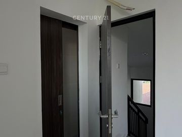 Disewakan Ruko 2 Lantai Siap Pakai Di  Garden Loft  Grand Wisata
