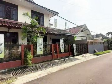 Disewakan Rumah di Tebet untuk hunian/kantor jalan 2 mobil