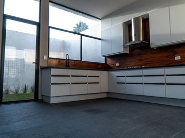 PUEBLA  BELLISIMA  CASA EN VENTA PARA ESTRENAR