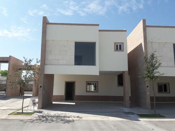 CASA EN VENTA EN FRACC LAS LOMAS EN TORREON COAHUILA