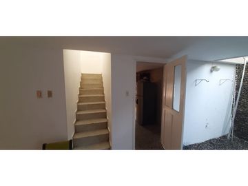 SE VENDE CASA DE DOS PISOS EN LOS LAURELES DE MONTERIA