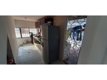 SE VENDE CASA DE DOS PISOS EN LOS LAURELES DE MONTERIA