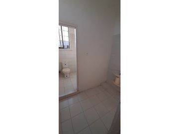 SE VENDE CASA DE DOS PISOS EN LOS LAURELES DE MONTERIA