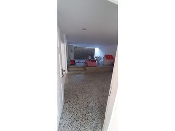 SE VENDE CASA DE DOS PISOS EN LOS LAURELES DE MONTERIA