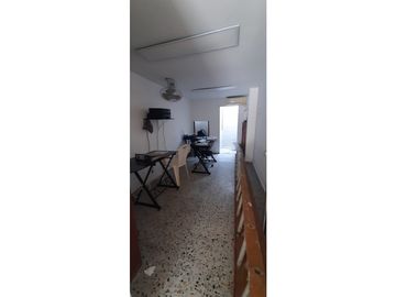 SE VENDE CASA DE DOS PISOS EN LOS LAURELES DE MONTERIA