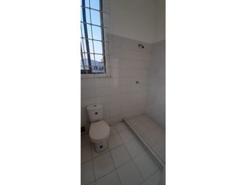 SE VENDE CASA DE DOS PISOS EN LOS LAURELES DE MONTERIA