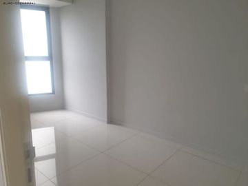 Apt. Belleview Manyar View pool