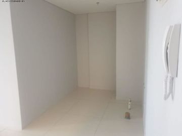 Apt. Belleview Manyar View pool