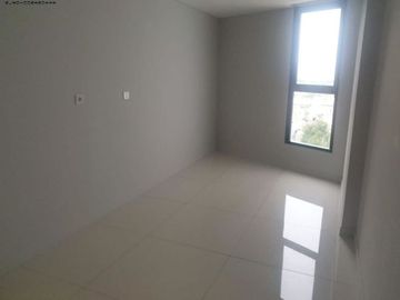 Apt. Belleview Manyar View pool
