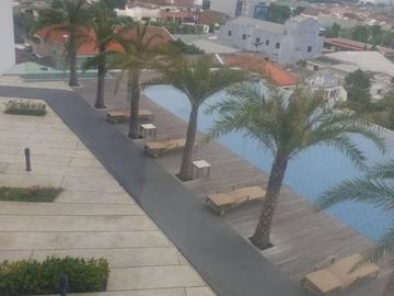 Apt. Belleview Manyar View pool