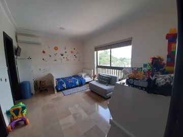 VENTA DE AMPLIA CASA EN URBANIZACION VISTA AL PARQUE VIA A SAMBORONDON
