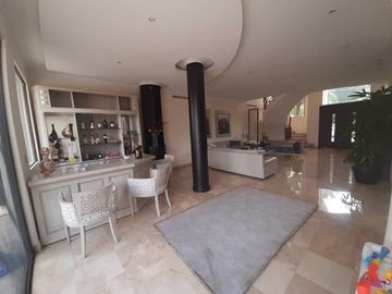 VENTA DE AMPLIA CASA EN URBANIZACION VISTA AL PARQUE VIA A SAMBORONDON