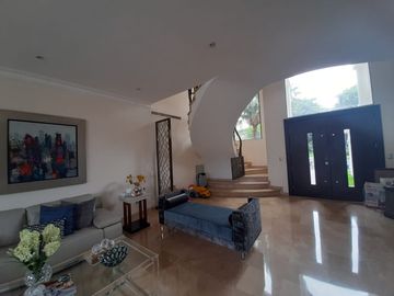VENTA DE AMPLIA CASA EN URBANIZACION VISTA AL PARQUE VIA A SAMBORONDON