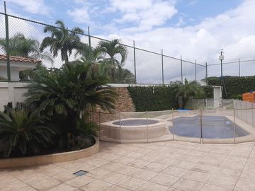 VENTA DE AMPLIA CASA EN URBANIZACION VISTA AL PARQUE VIA A SAMBORONDON