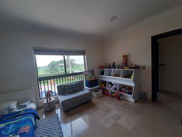 VENTA DE AMPLIA CASA EN URBANIZACION VISTA AL PARQUE VIA A SAMBORONDON