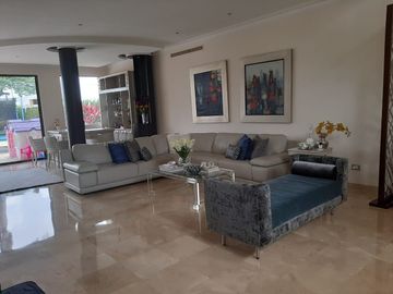 VENTA DE AMPLIA CASA EN URBANIZACION VISTA AL PARQUE VIA A SAMBORONDON