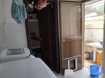 VENTA DE AMPLIA CASA EN URBANIZACION VISTA AL PARQUE VIA A SAMBORONDON