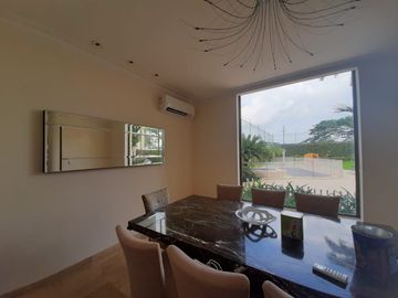 VENTA DE AMPLIA CASA EN URBANIZACION VISTA AL PARQUE VIA A SAMBORONDON