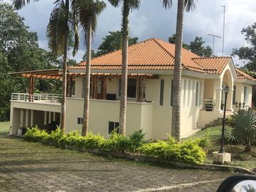 venta, casa en urb. Macadamias, via chone