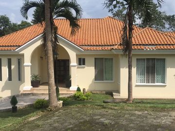 venta, casa en urb. Macadamias, via chone
