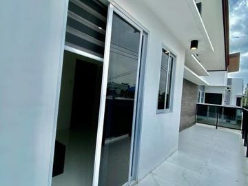 HOUSE AND LOT FOR RENT with pool  IN ANGELES CITY NEAR CLARK
