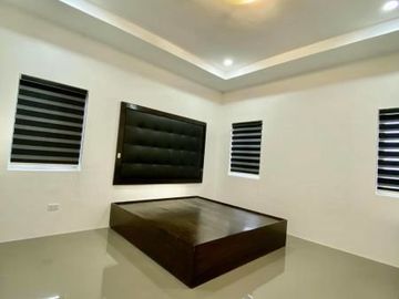 HOUSE AND LOT FOR RENT with pool  IN ANGELES CITY NEAR CLARK