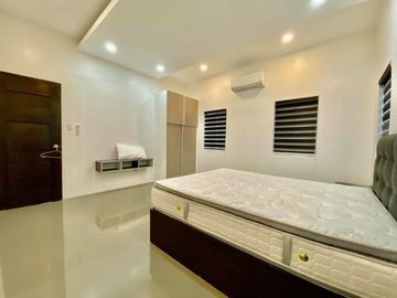 HOUSE AND LOT FOR RENT with pool  IN ANGELES CITY NEAR CLARK