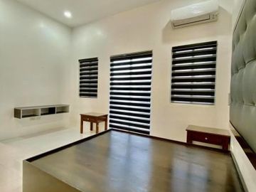 HOUSE AND LOT FOR RENT with pool  IN ANGELES CITY NEAR CLARK