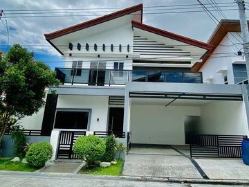HOUSE AND LOT FOR RENT with pool  IN ANGELES CITY NEAR CLARK