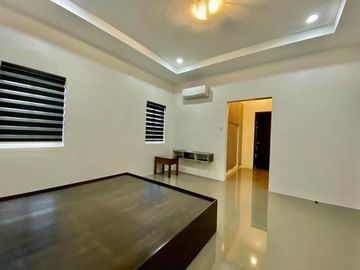 HOUSE AND LOT FOR RENT with pool  IN ANGELES CITY NEAR CLARK